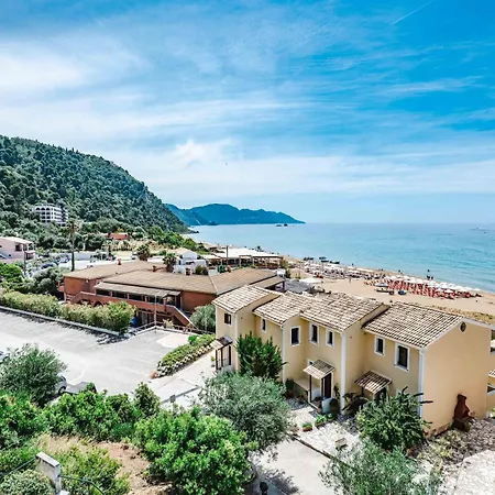 Corfu Dream Holidays Standarts דירה
